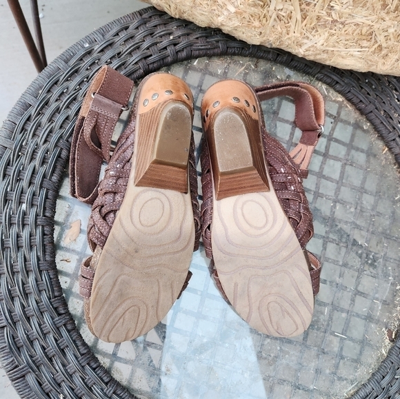 OTBT St Joseph Wedge Sandal  Brown Tan Leather Strappy Studded Gladiator - Picture 12 of 14